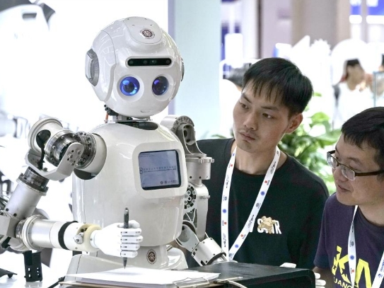 中国人形机器人市场规模将超27亿元