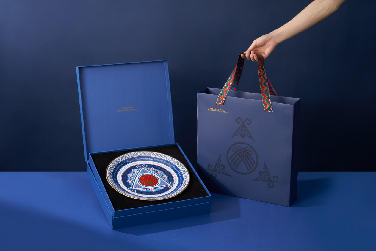 高鹏：用设计驱动未来，用创新赋能教育——未来设计学院院长专访