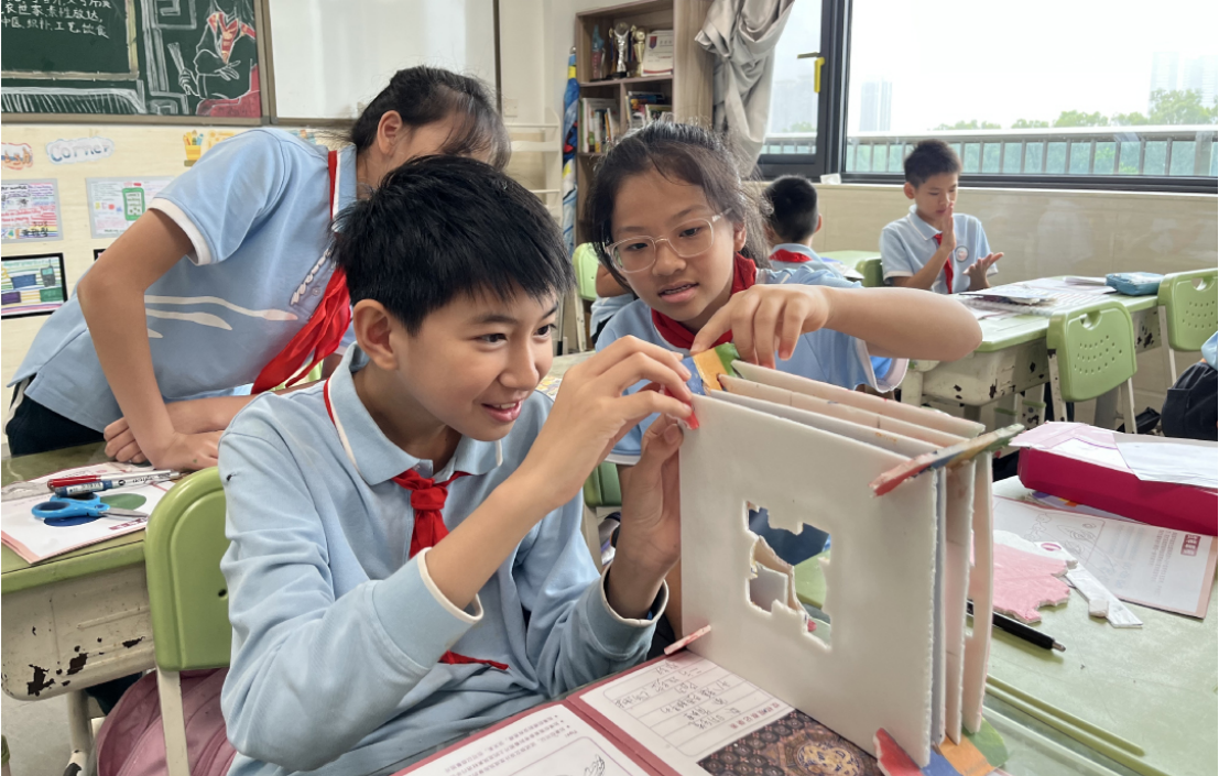 高鹏：用设计驱动未来，用创新赋能教育——未来设计学院院长专访