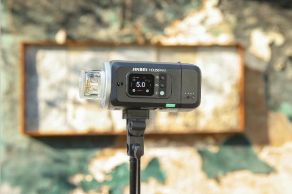 金贝HD-250MAX轻便智能外拍灯上市