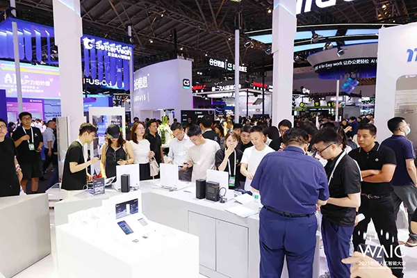 出门问问携TicNote艺术展亮相WAIC 2025