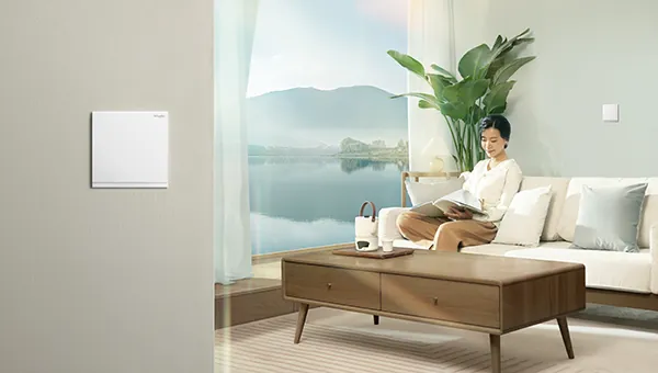 薄如画纸，丝“滑”入心：施耐德电气致铂系列