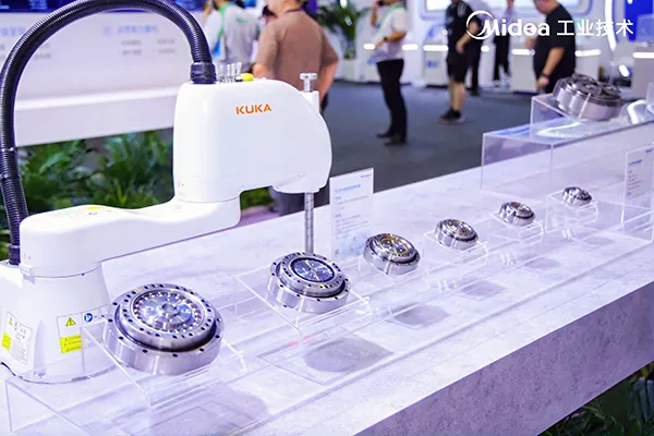 美的工业技术亮相2025工博会