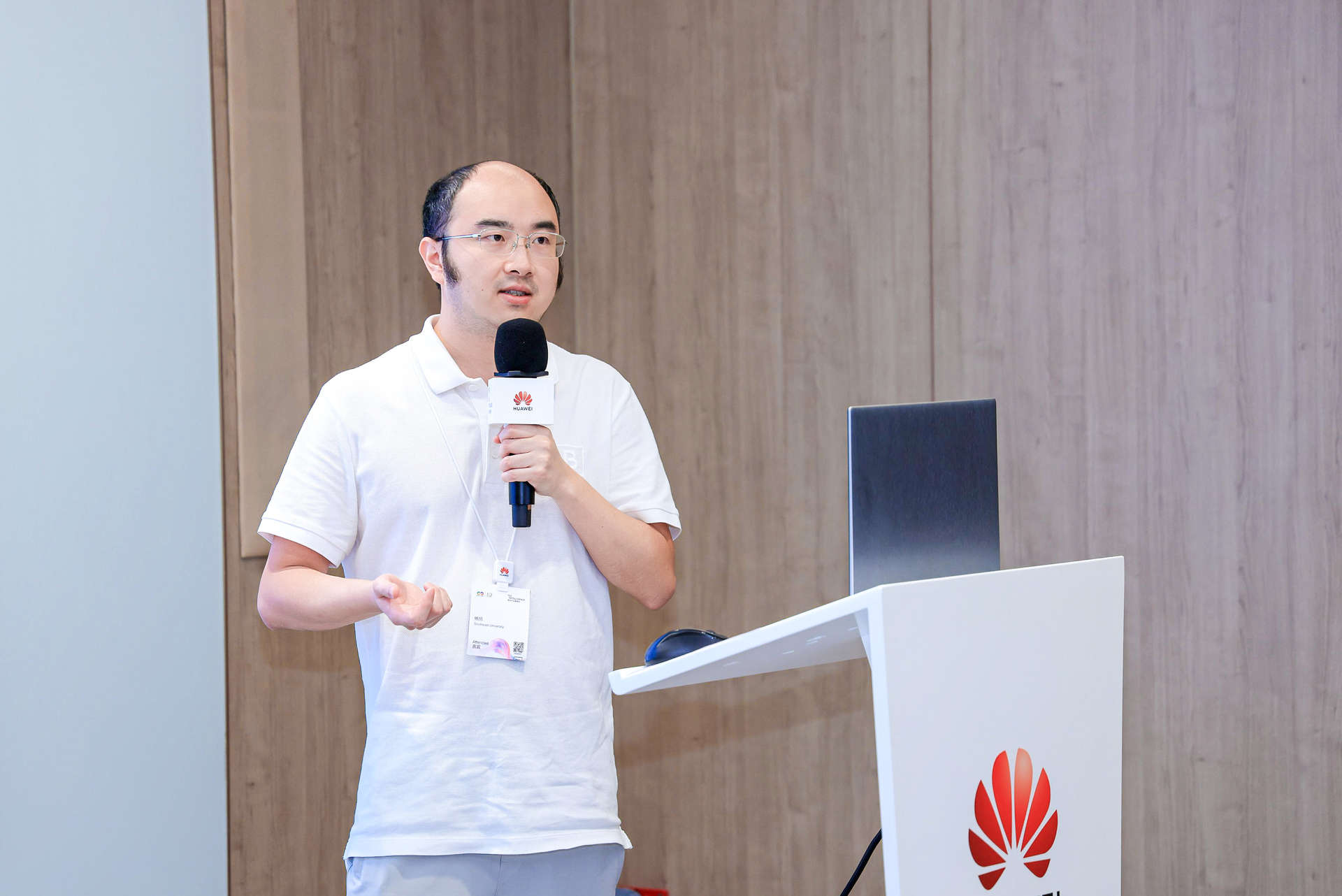 HC2025丨高校创新力量“花开”开发者日，鲲鹏昇腾使能科研创新