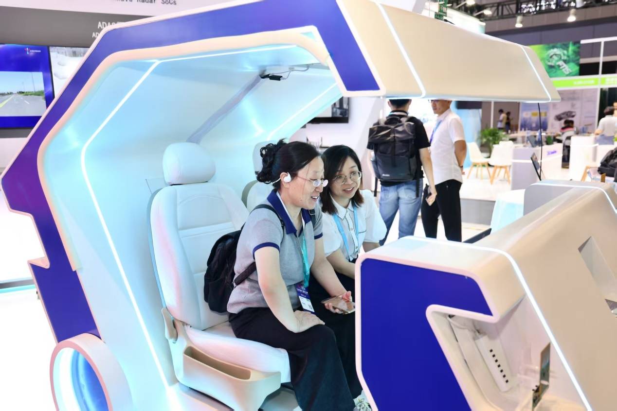 工博会技术深观察：加特兰如何用感知通信融合破解辅助驾驶难题